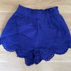 Highwaisted lace and scalloped trimmed blue shorts